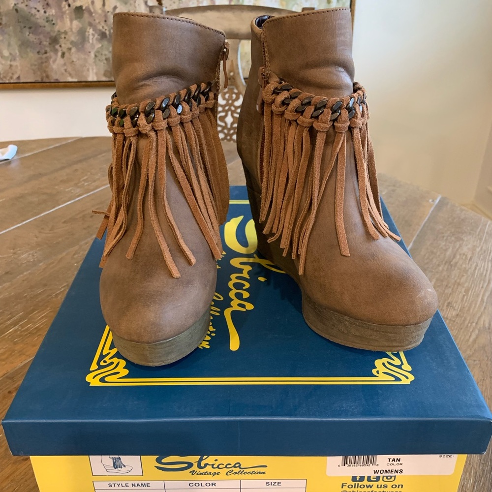 Sbicca Zepp platform wedge booties. Tan size 7 with fringe